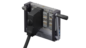 Det kompakte ODU-MAC Black-Line Compact test-interface vist med en ODU Rapid-konnektor.