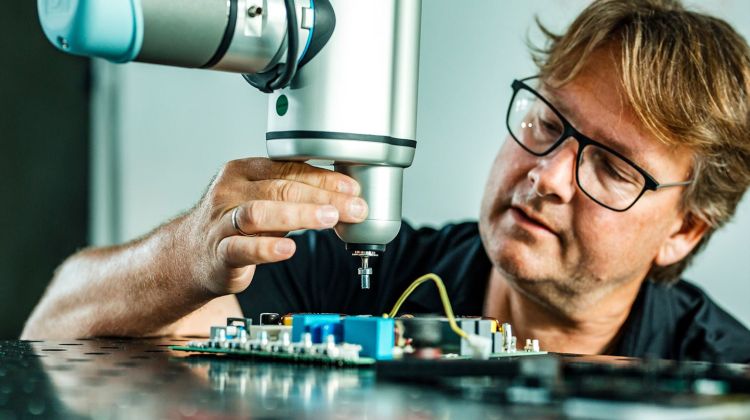 Forenklet programmering reducerer setup-tid til minutter for robotter