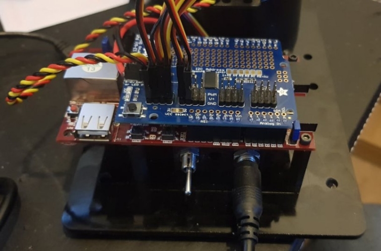 FPGA SoC Controlled Robot Arm Using Digilent Cora Z7 ElektronikFOKUS